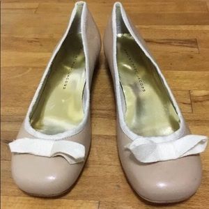 Marc by Marc Jacobs beige cream bow block heels